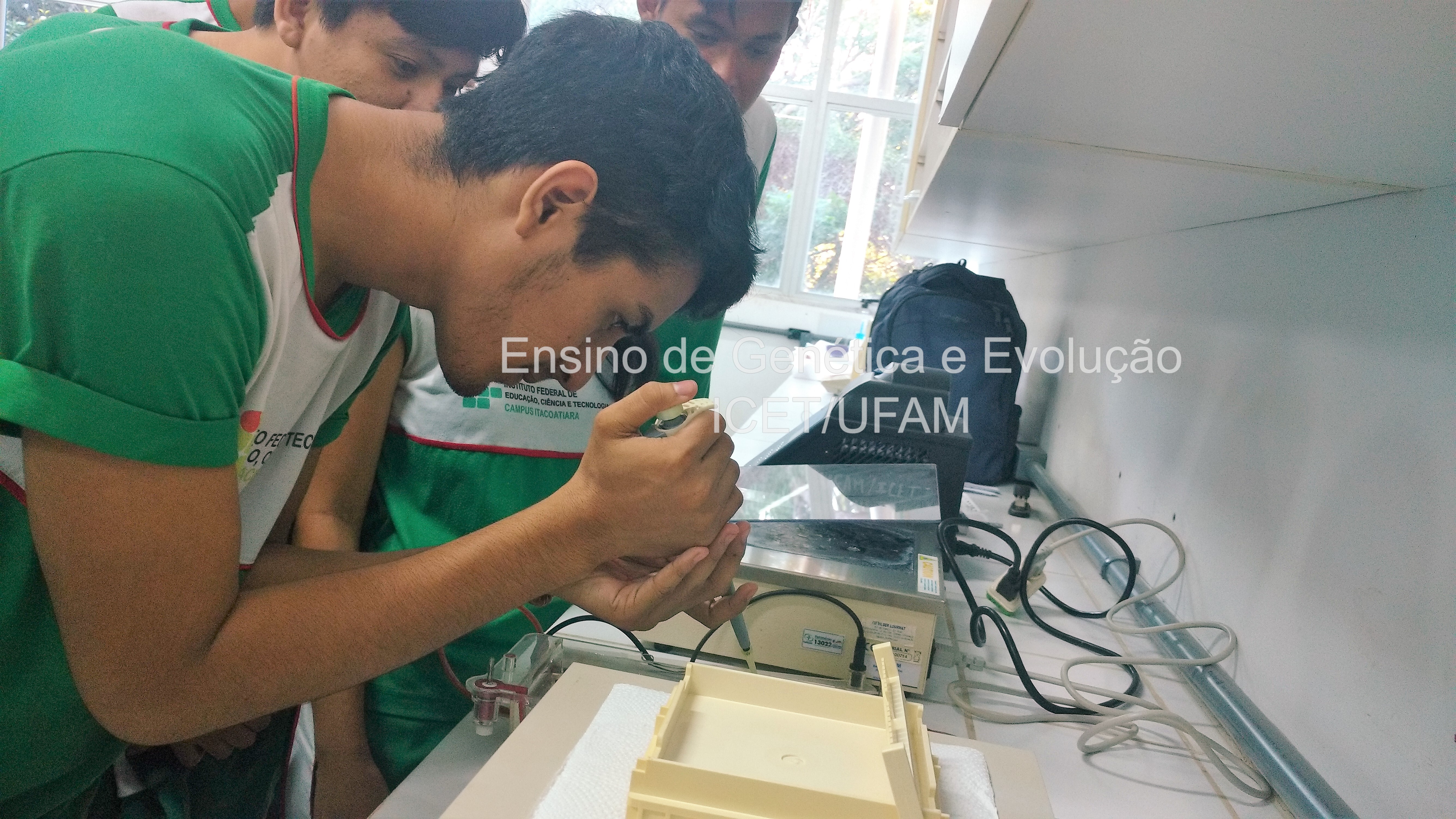 Atividade 3- Visita guiada ao laboratório de Biologia Molecular do ICET